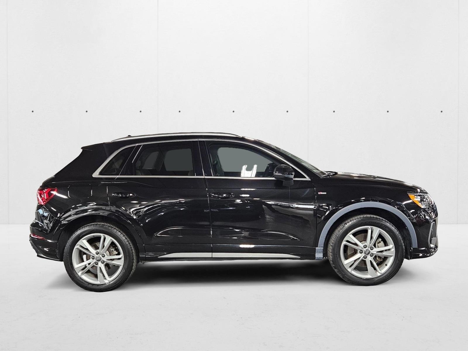 2020 Audi Q3 45 TFSI S line Premium photo 4