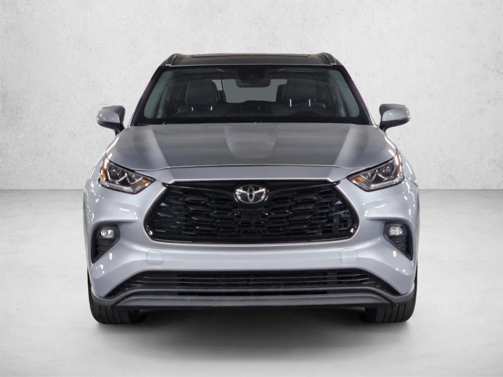 Used 2021 Toyota Highlander XLE SUV