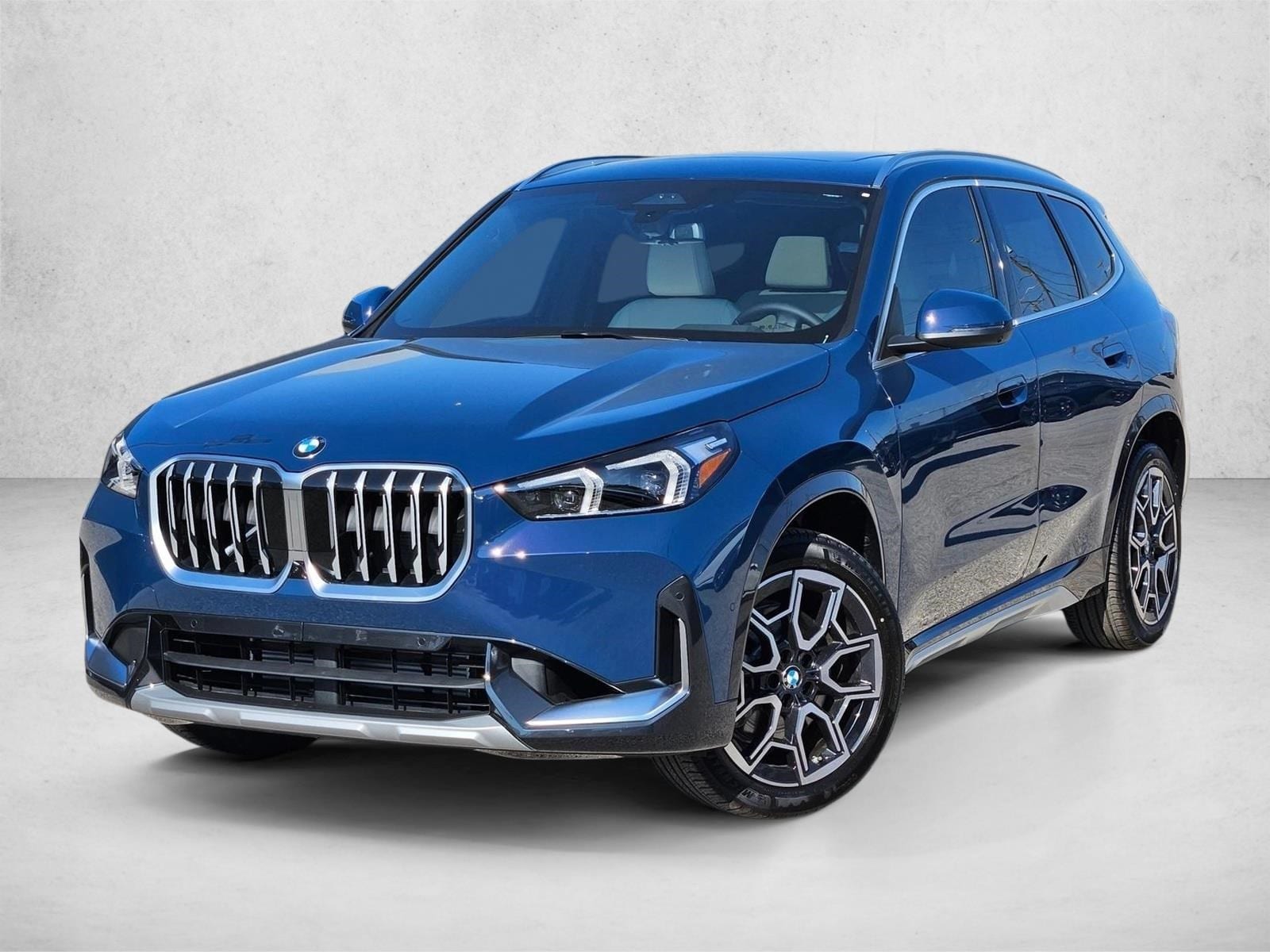 2026 BMW X1 28i's photo