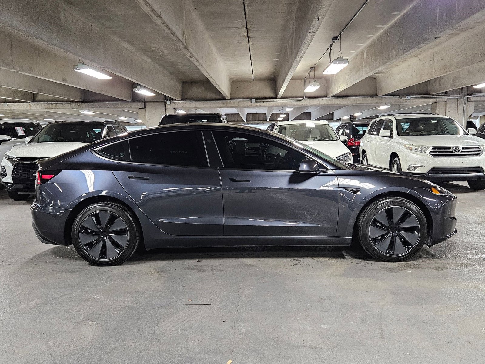 2025 Tesla Model 3 Long Range photo 4