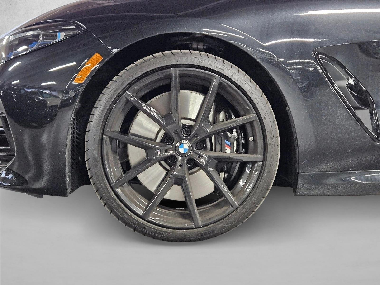 2026 BMW 8 Series 840i - Photo 9
