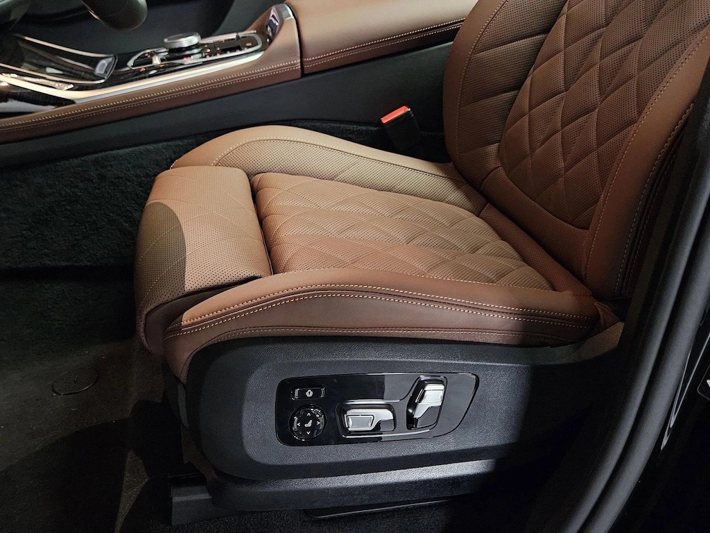 New 2026 BMW X7 xDrive40i SUV