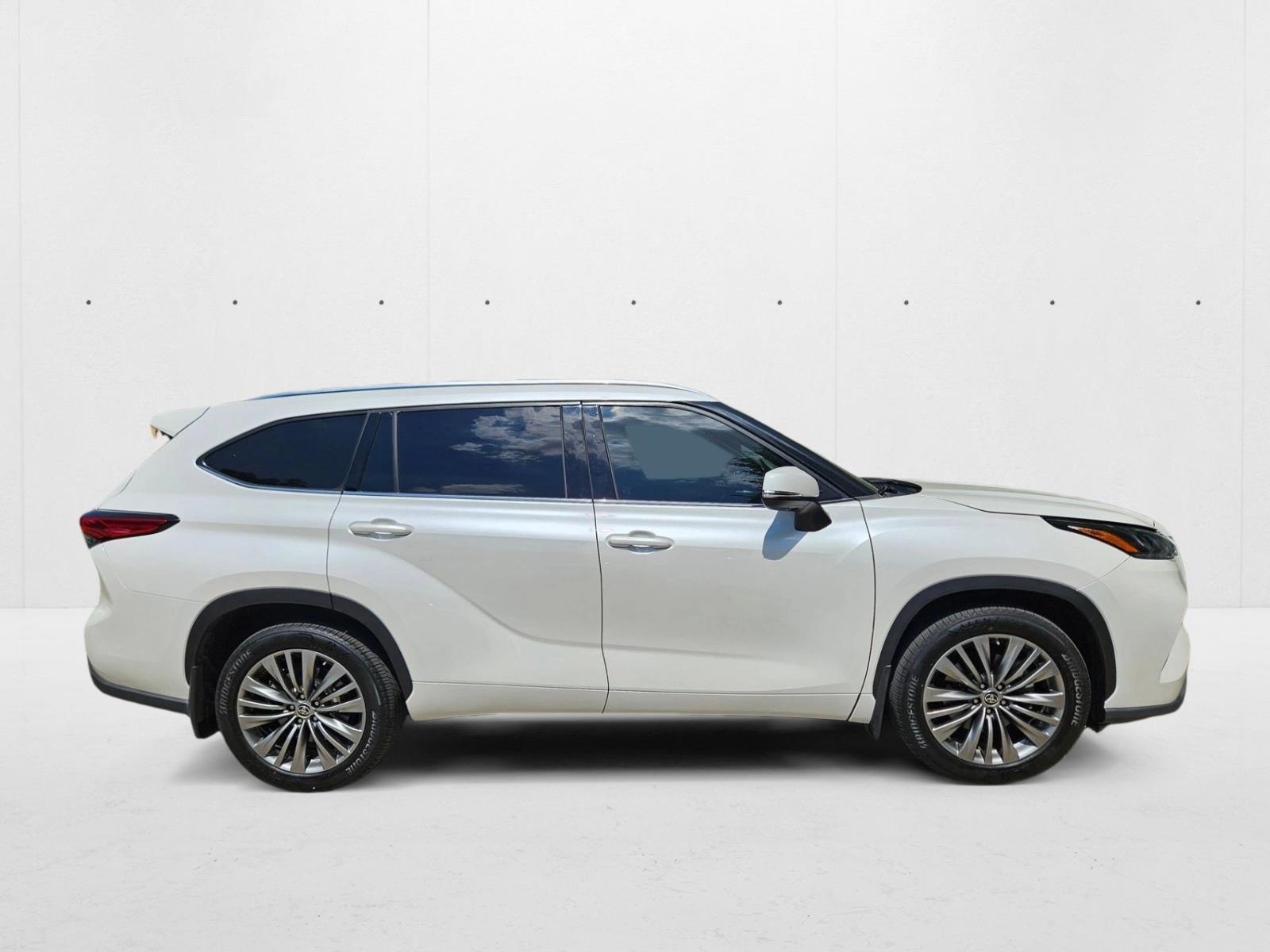 2020 Toyota Highlander Platinum photo 4