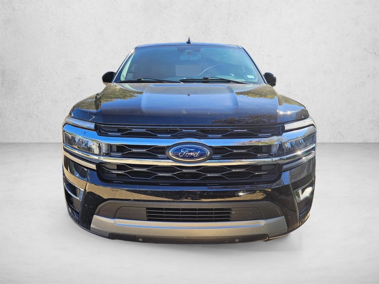 2022 Ford Expedition MAX Limited photo 3