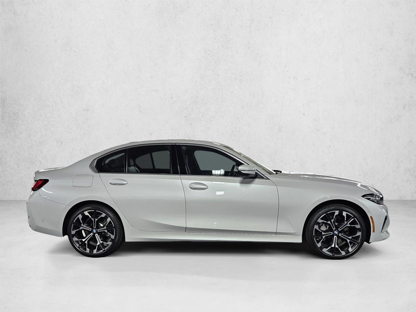 2025 Bmw 330i Sedan photo 3