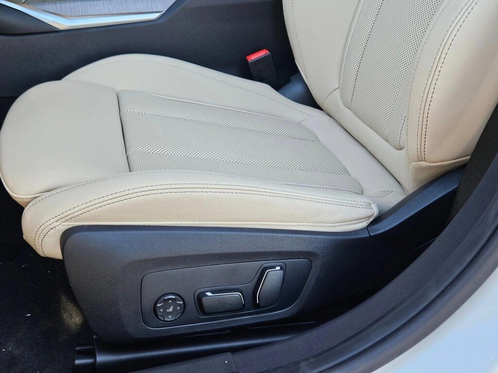 New 2026 BMW 330i xDrive Sedan