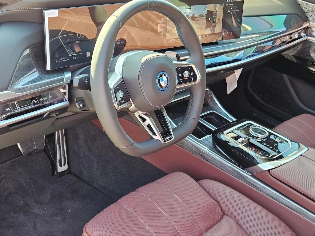 New 2025 BMW 750e xDrive Sedan