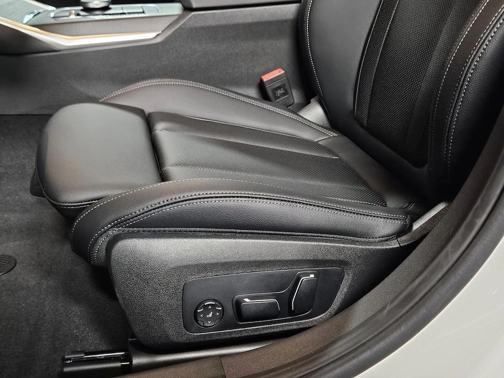 New 2026 BMW 330i NA Sedan