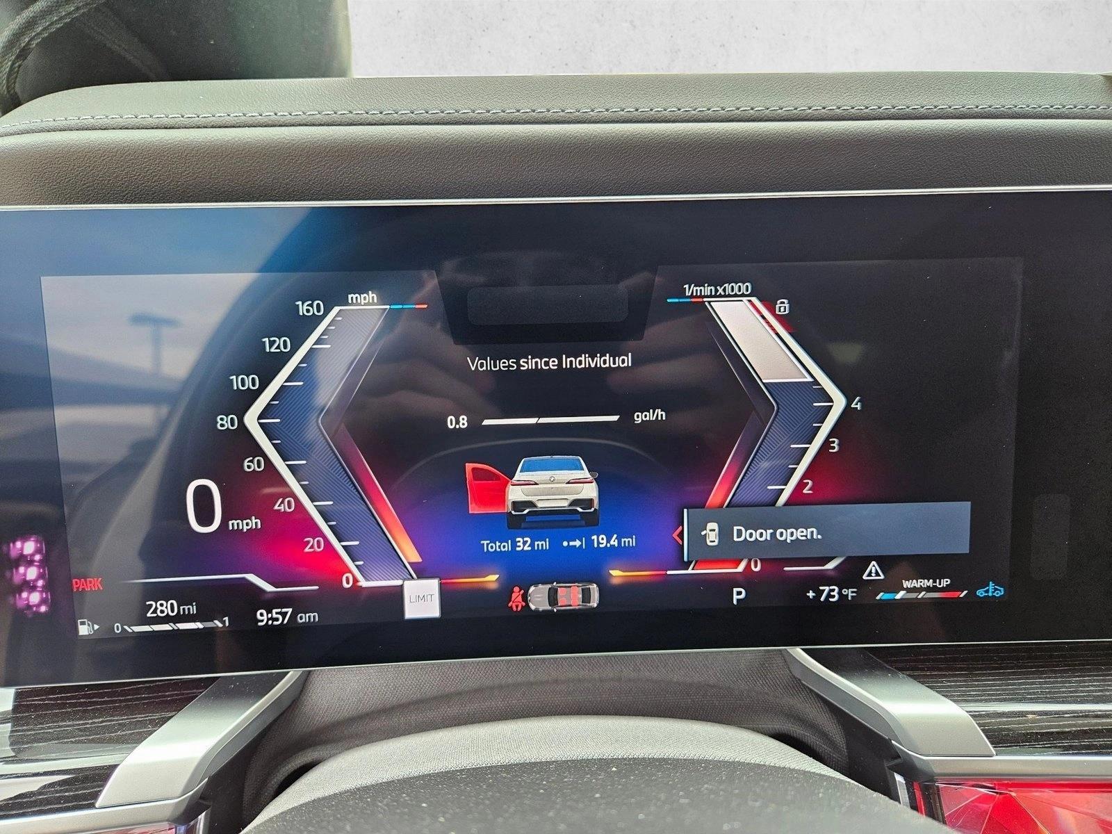2025 BMW 7 Series 760i - Photo 10