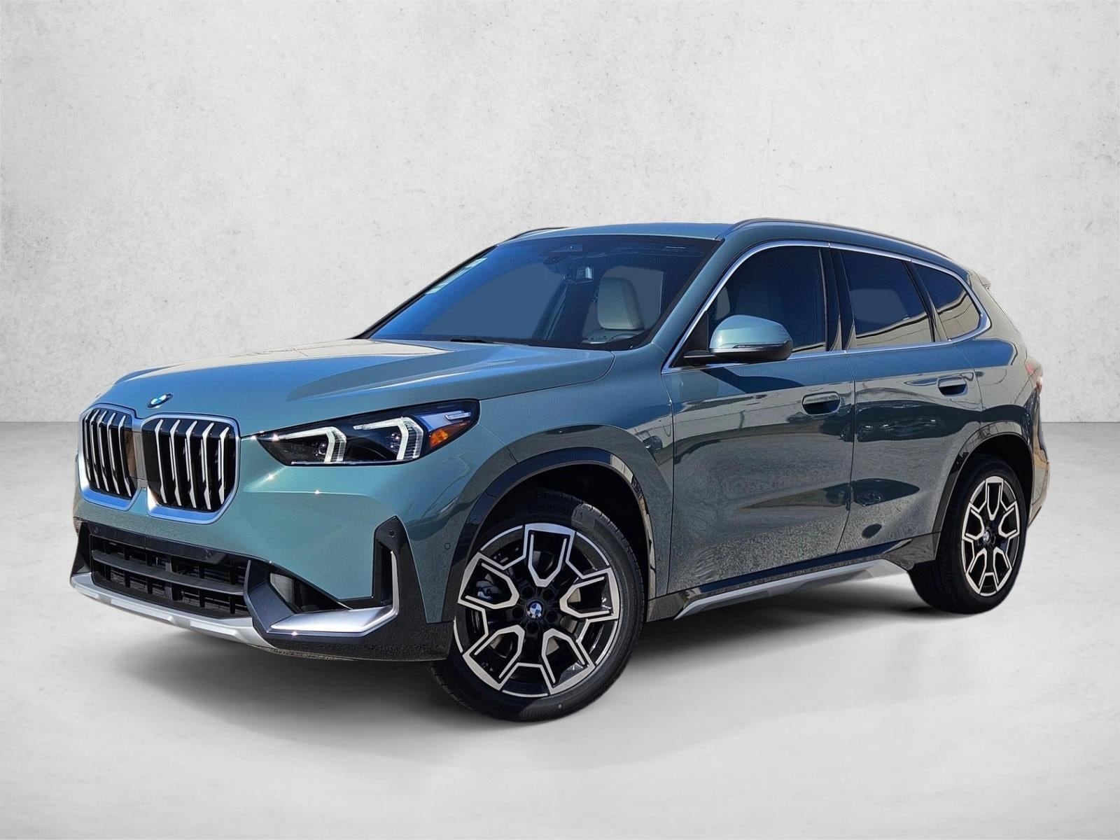 2026 BMW X1 28i's photo