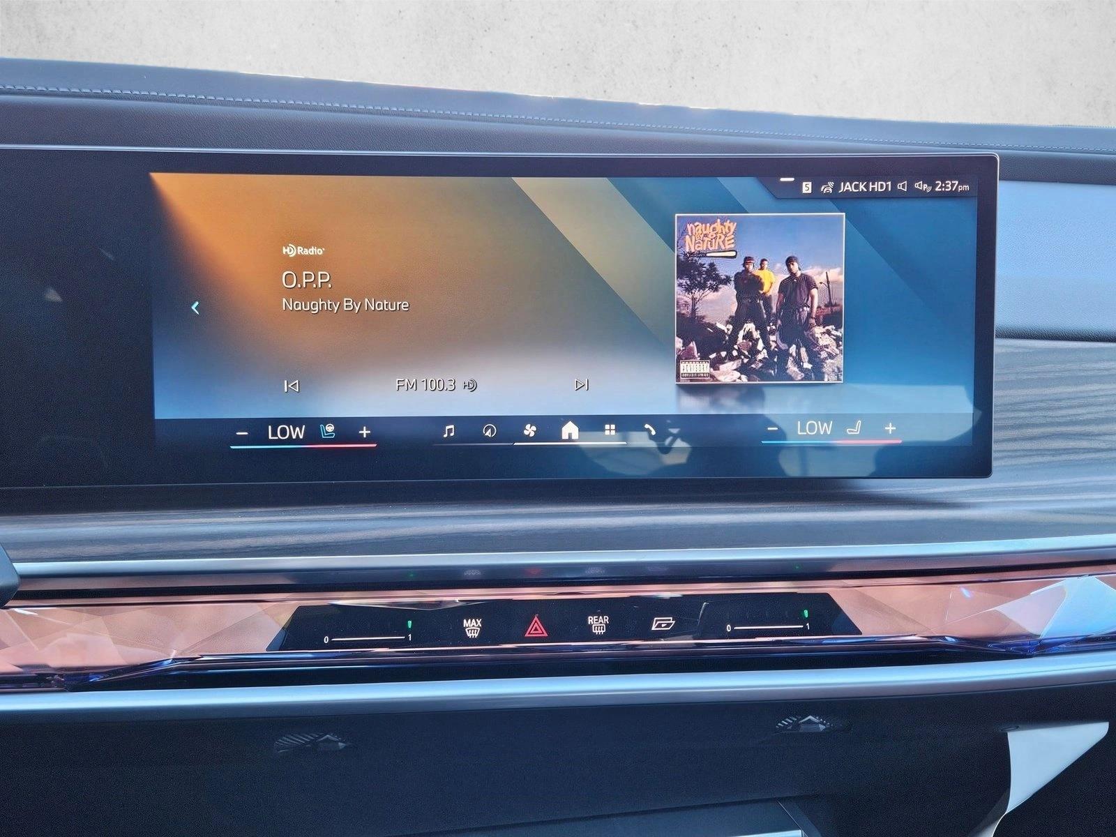 2025 BMW 7 Series 760i - Photo 11