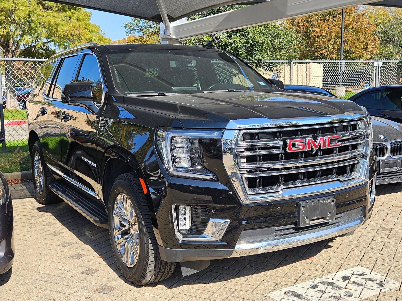 2021 Gmc Yukon SLT photo 3