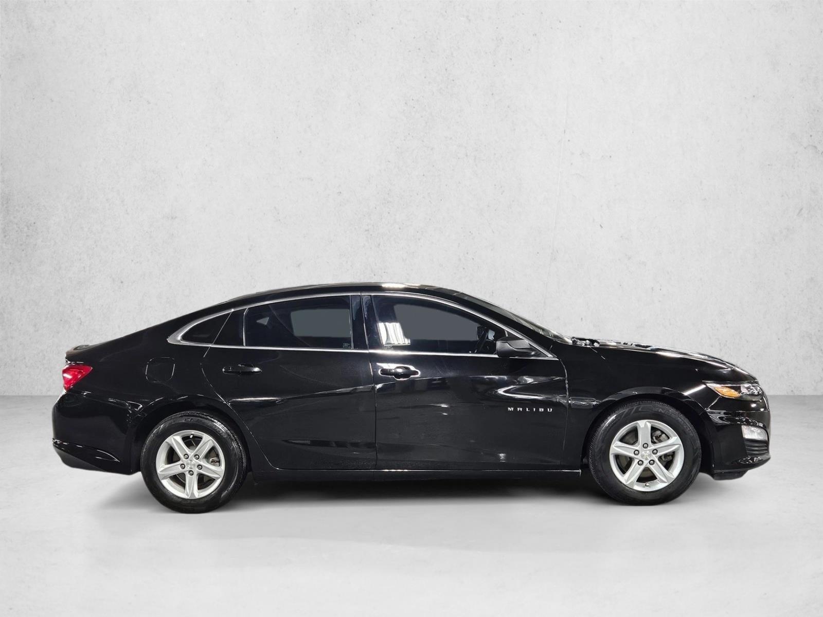2019 Chevrolet Malibu LS photo 4