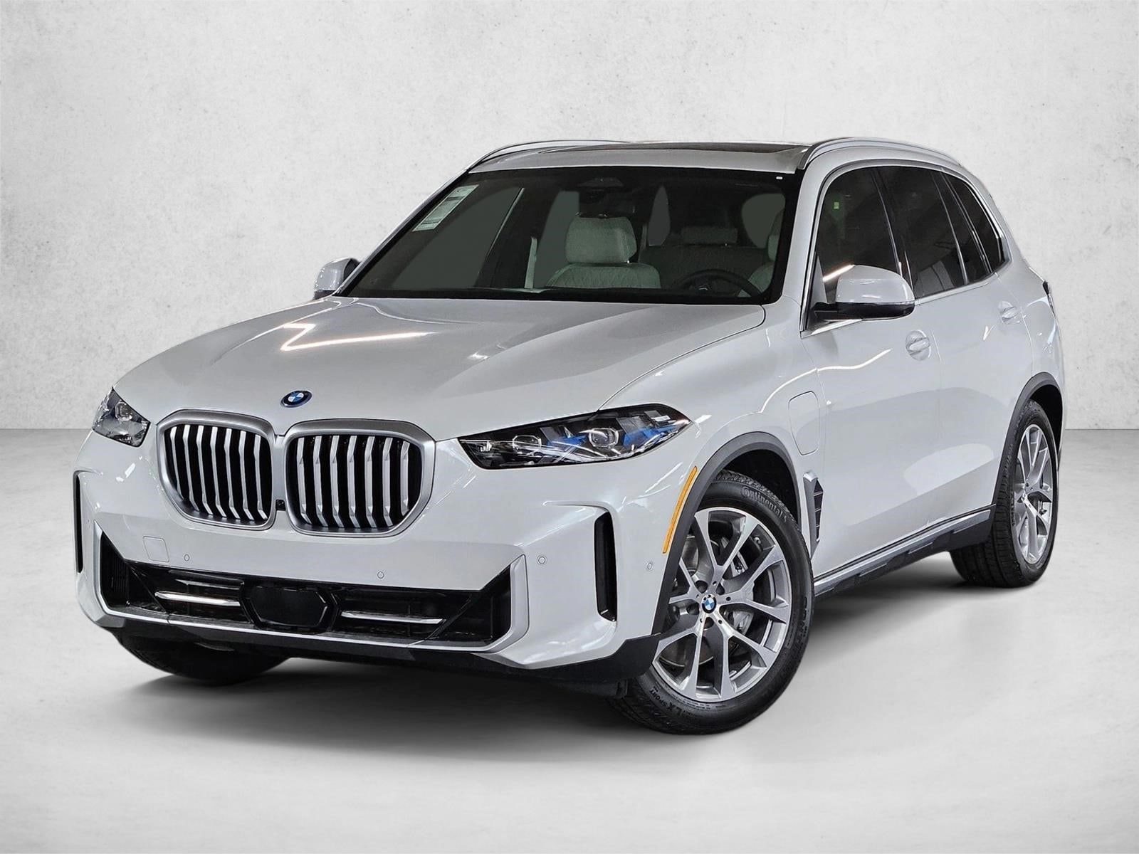 2026 BMW X5 xDrive50e's photo