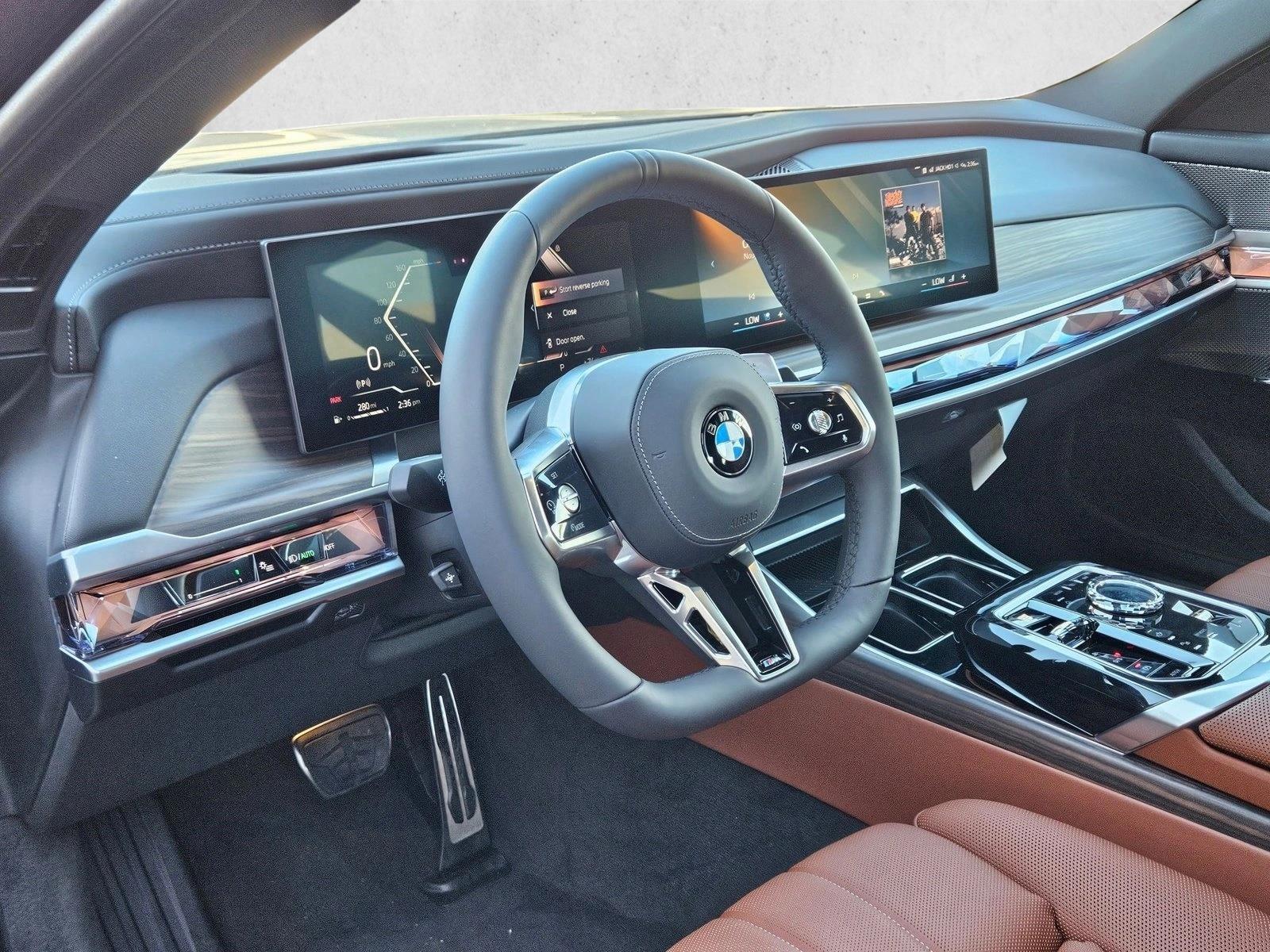 2025 BMW 7 Series 760i - Photo 3
