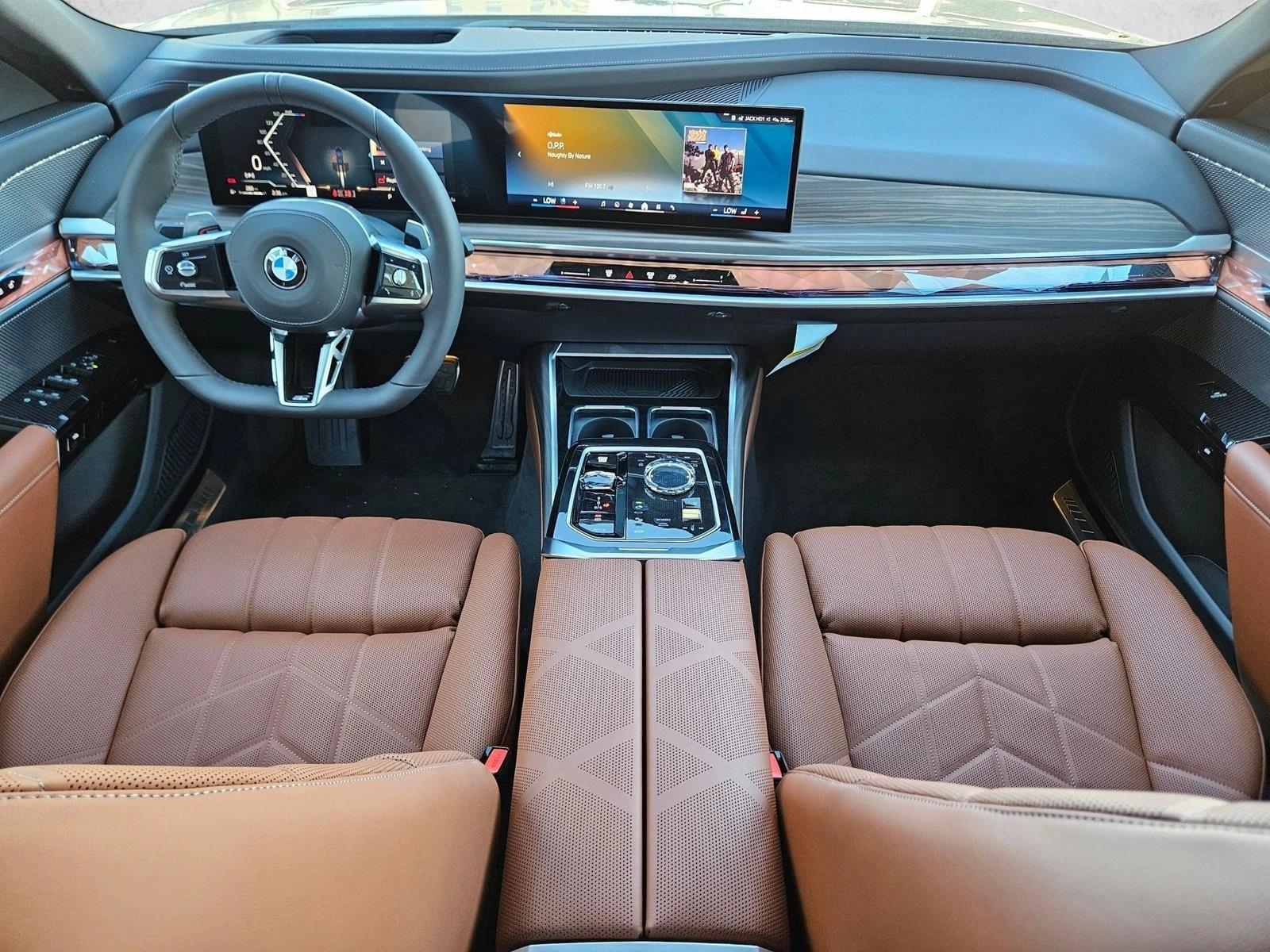 2025 BMW 7 Series 760i - Photo 14