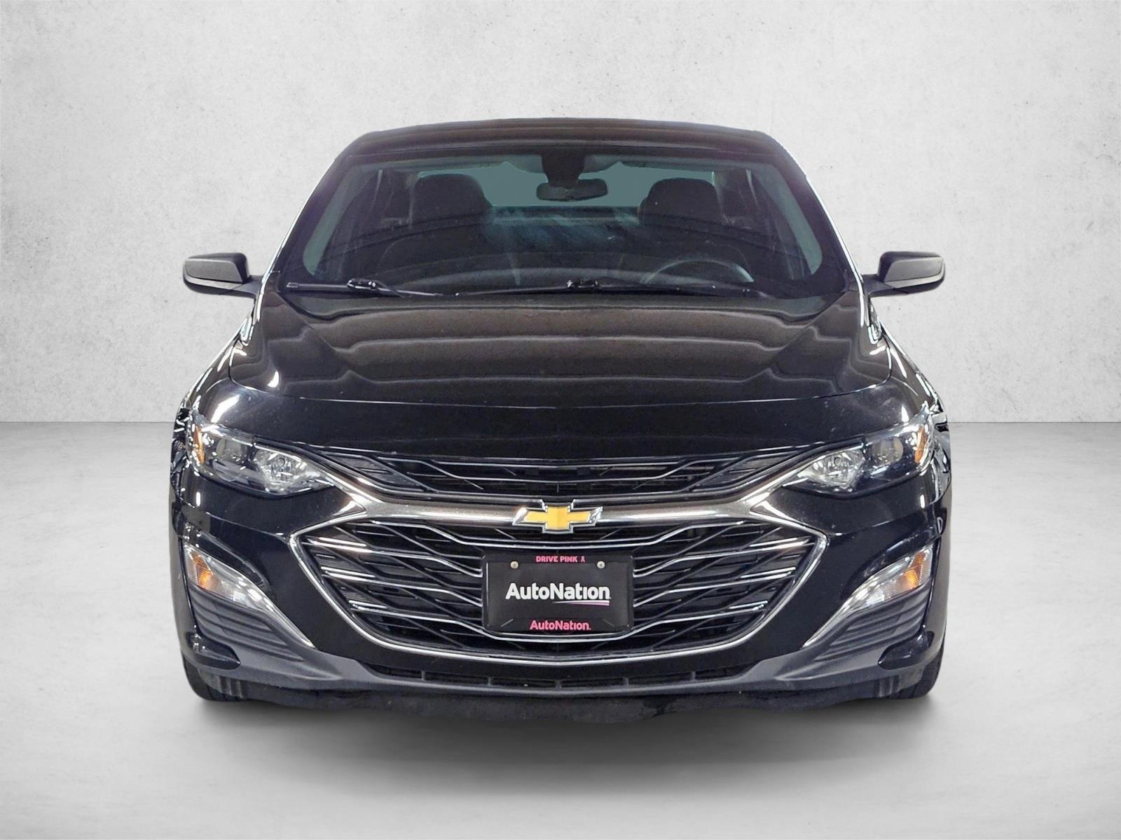 2019 Chevrolet Malibu LS photo 2