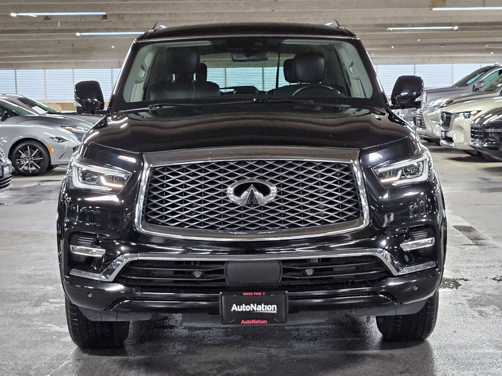 2021 Infiniti QX80 Luxe photo 2