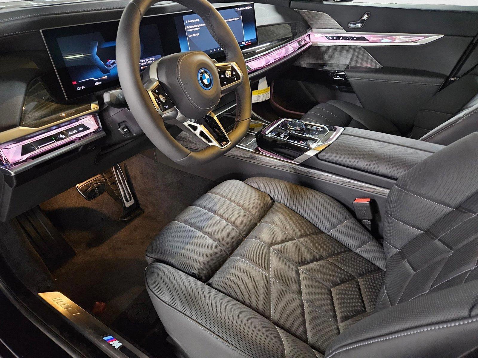 2025 BMW i7 50 - Photo 9
