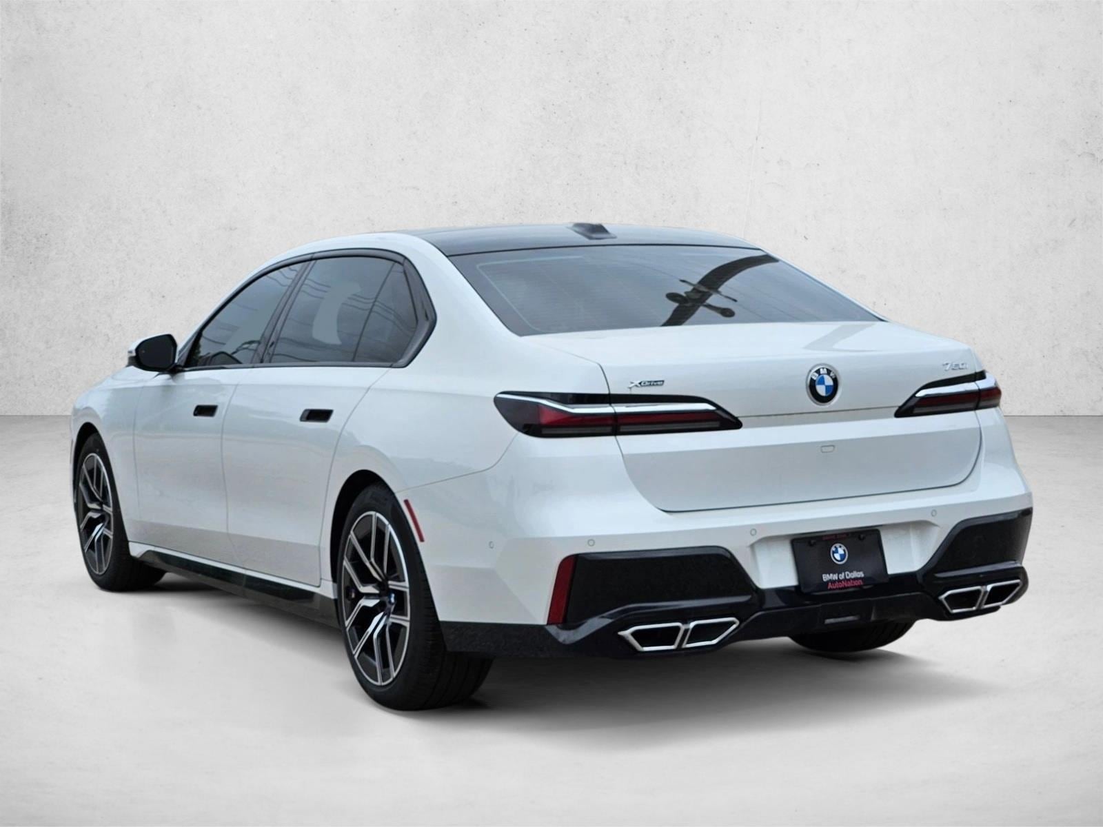 2025 BMW 7 Series 760i - Photo 7