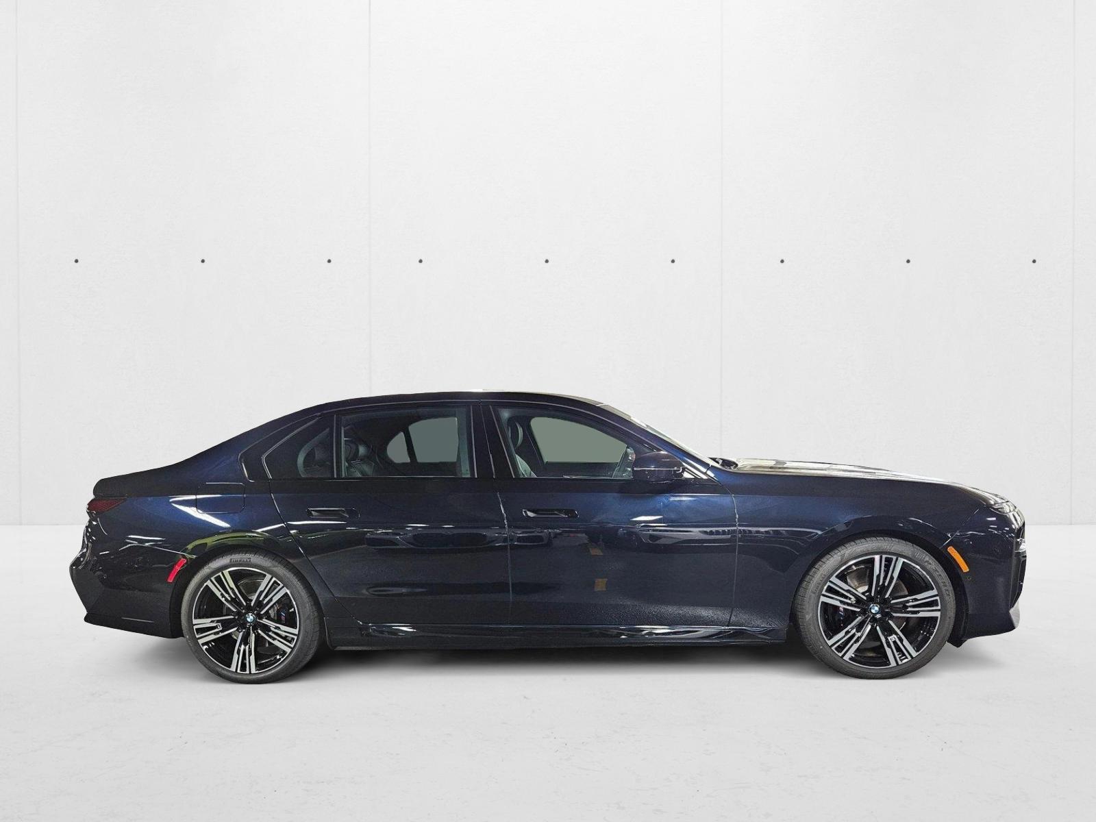 2025 BMW i7 50 - Photo 4