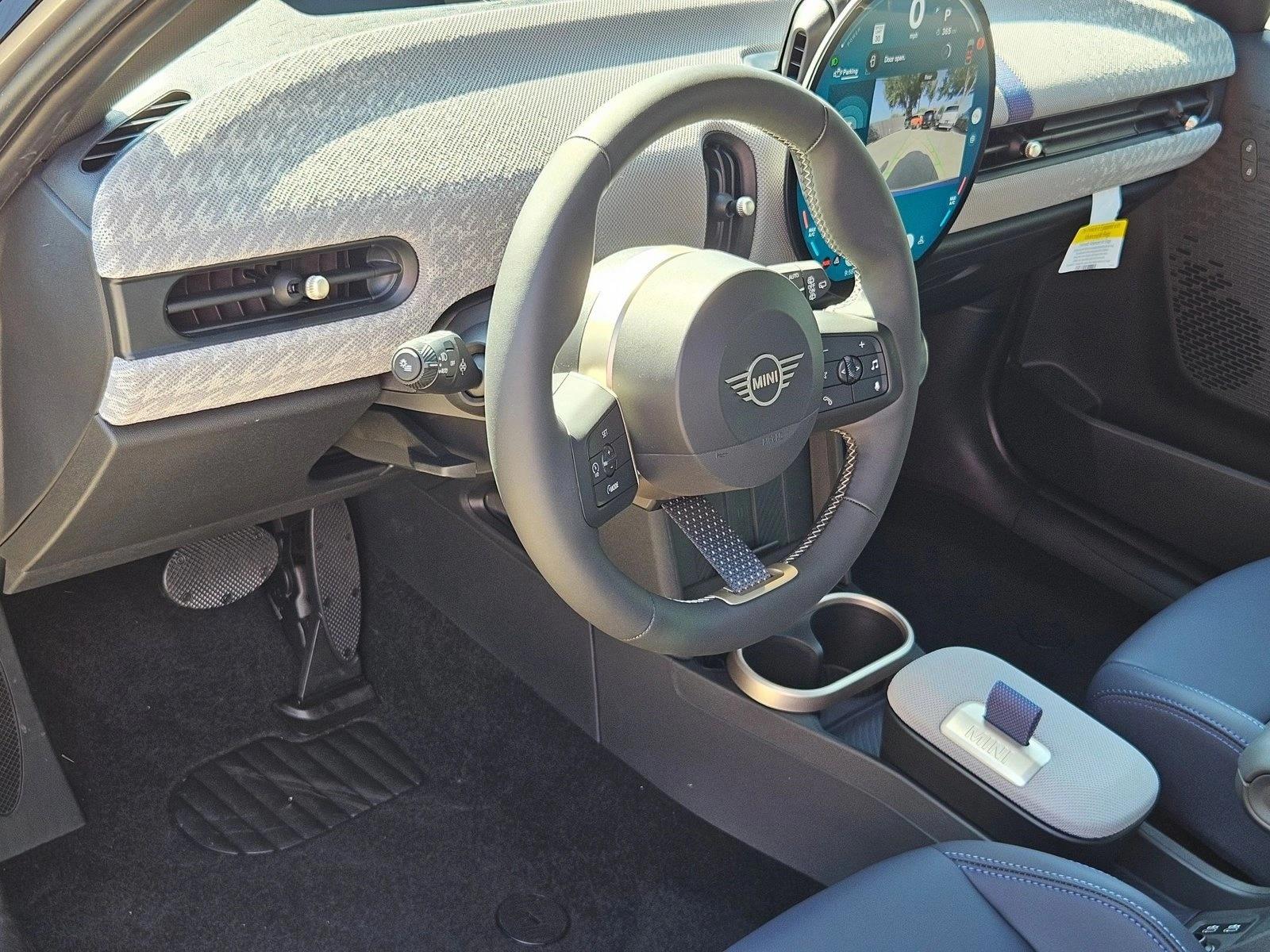 2025 Mini Cooper 4 Door Hardtop S photo 3