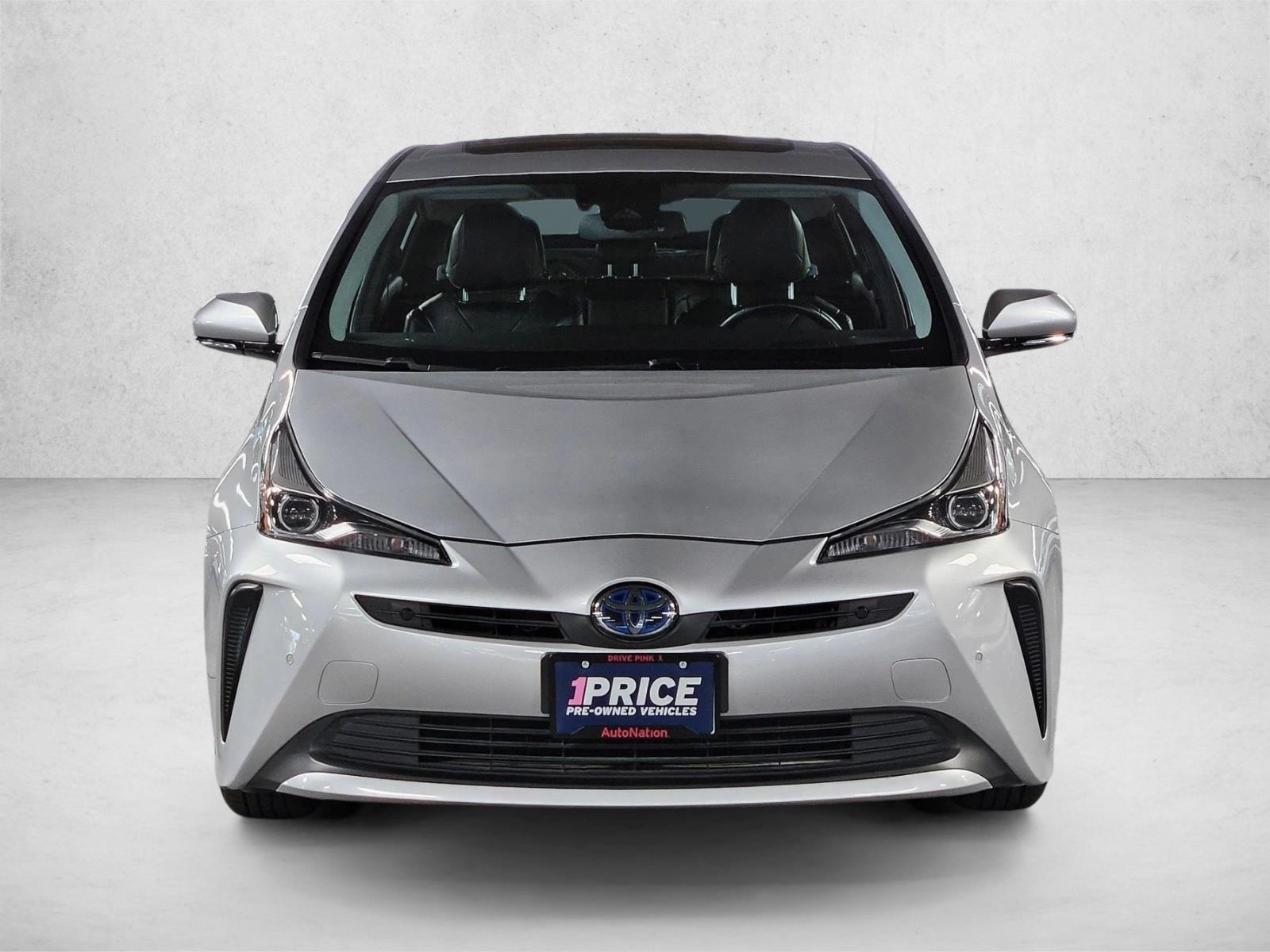2019 Toyota Prius Limited photo 2