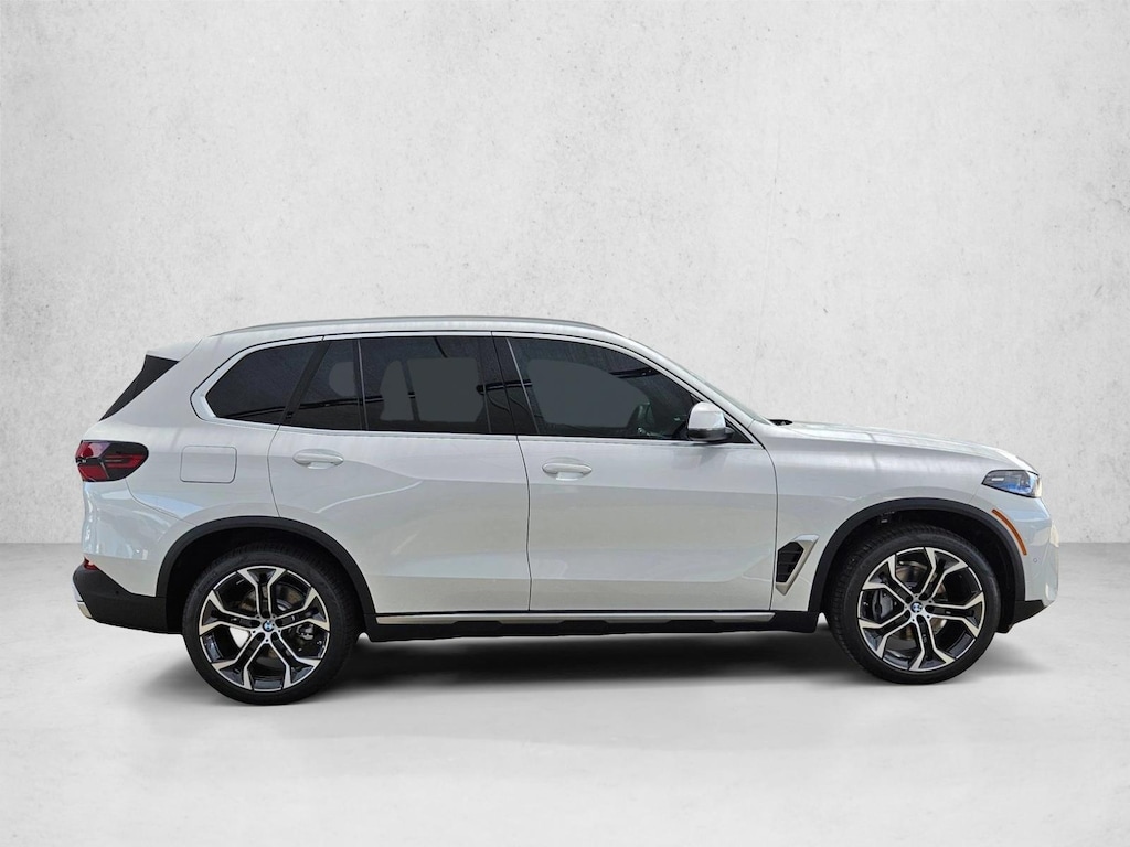 New 2026 BMW X5 sDrive40i SUV