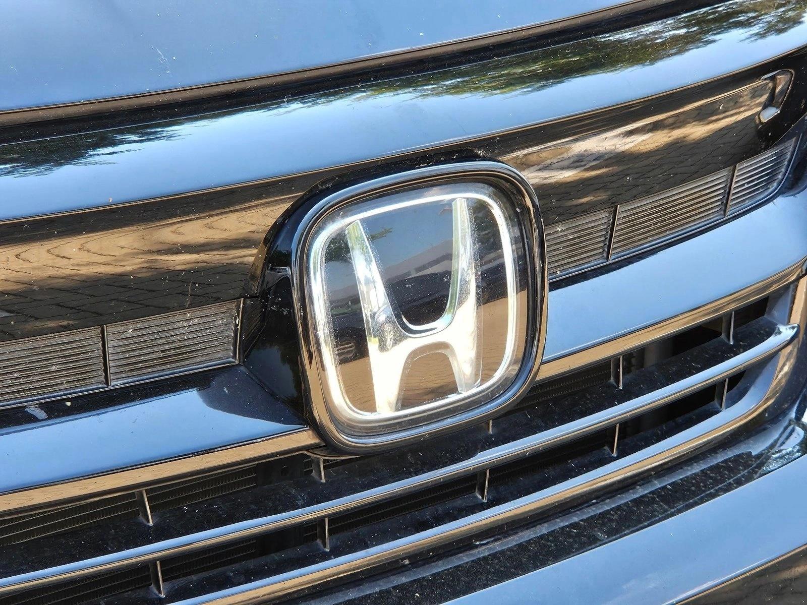 2022 Honda Pilot Special Edition photo 3