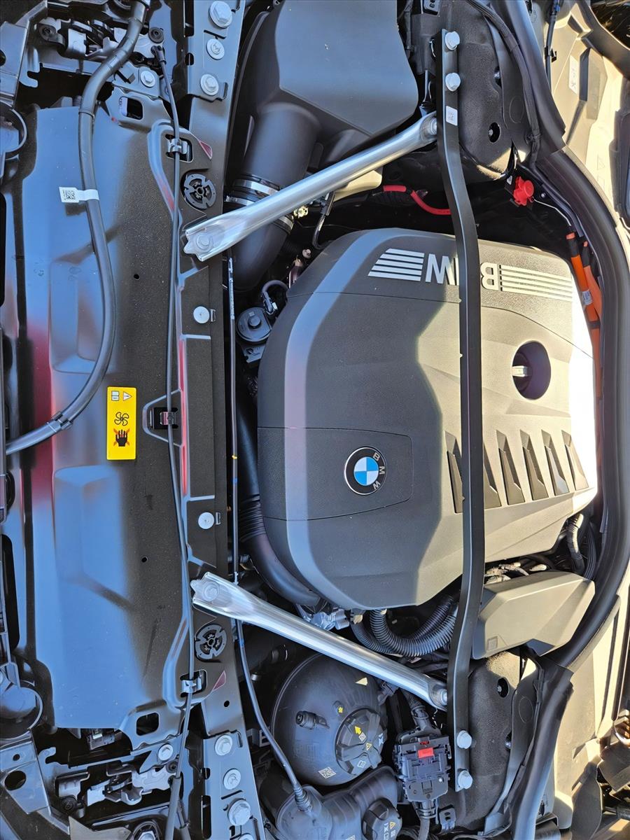 2025 BMW 7 Series 750e - Photo 14