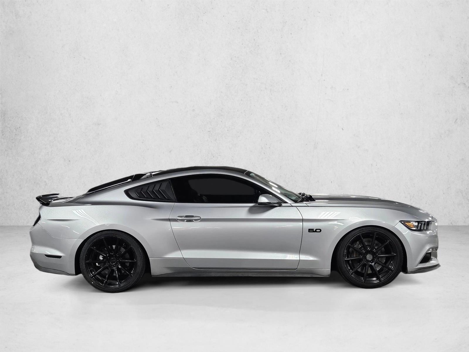 2016 Ford Mustang GT Premium photo 4