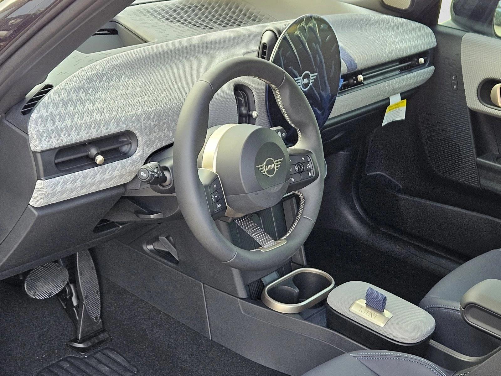 2025 Mini Cooper 2 Door Hardtop S photo 3