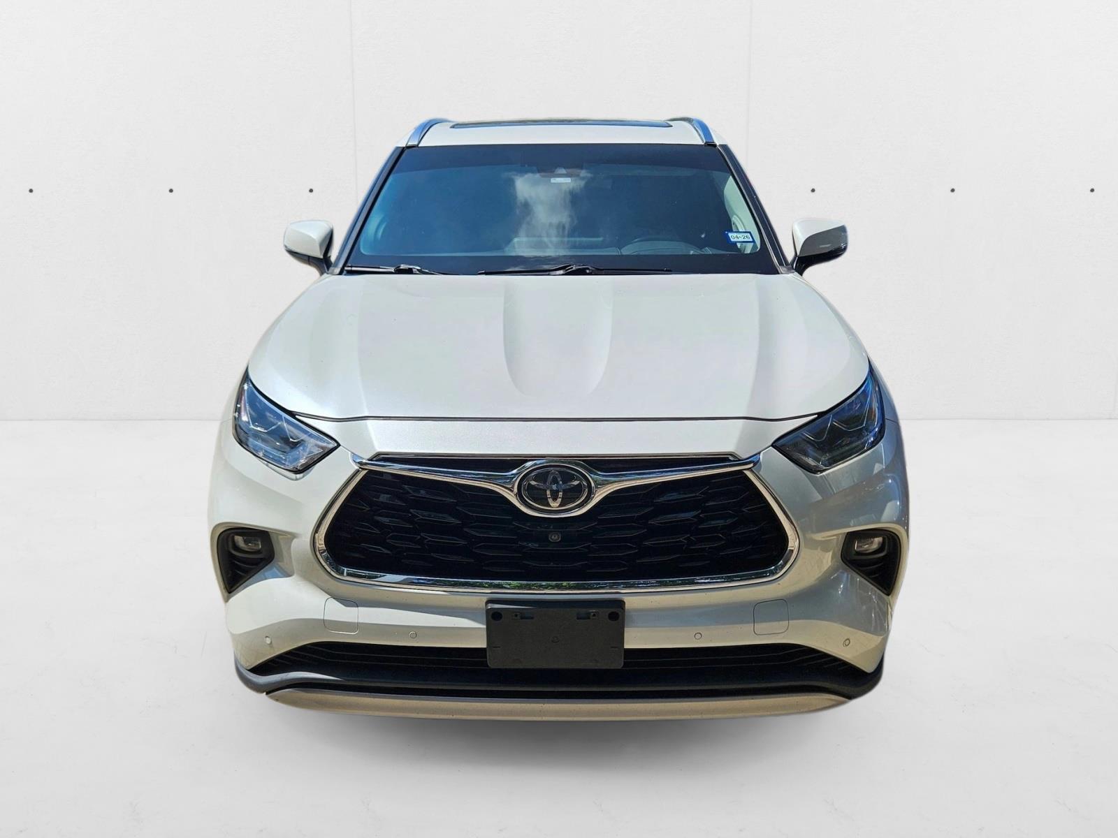 2020 Toyota Highlander Platinum photo 2