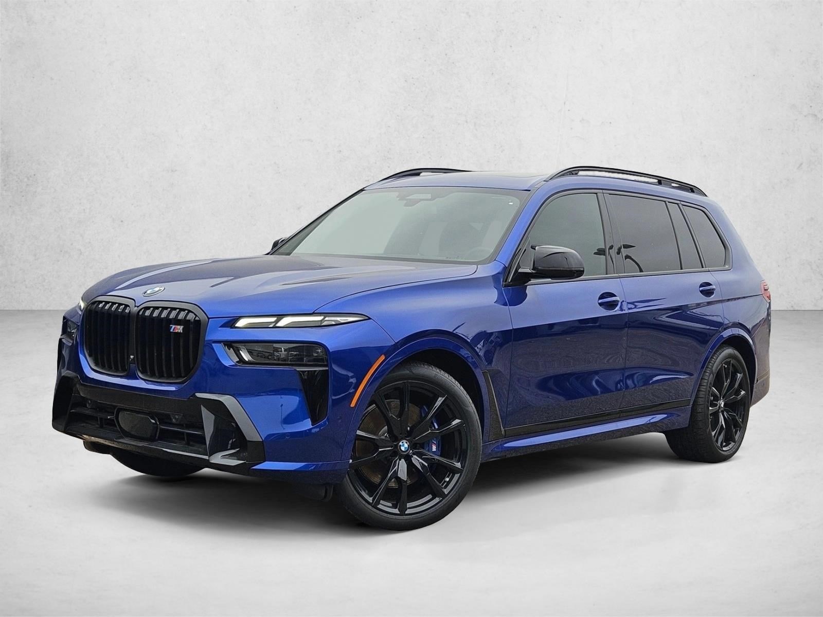 2025 BMW X7 M60i's photo