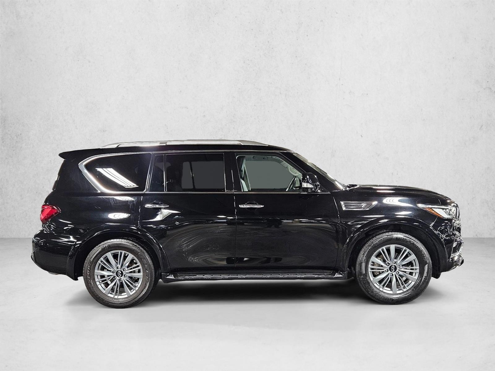 2021 Infiniti QX80 Luxe photo 4