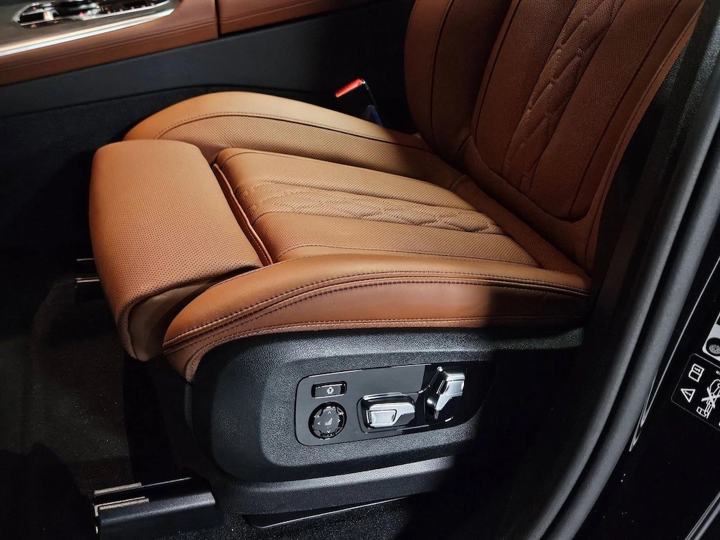New 2027 BMW X7 xDrive40i SUV