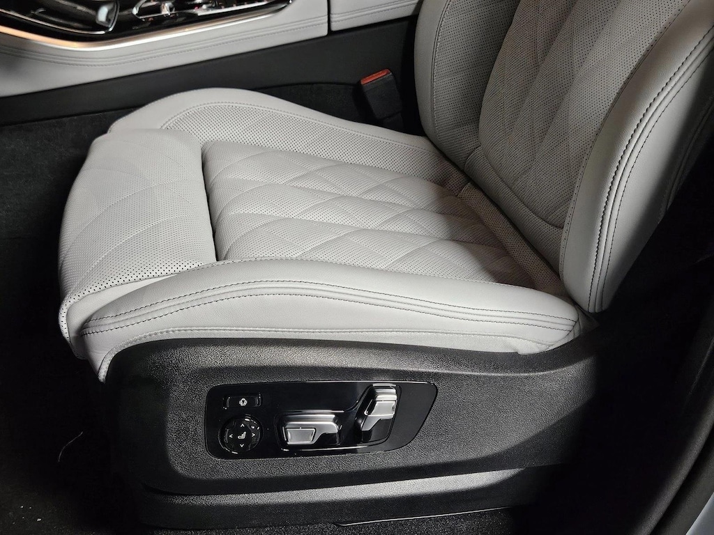 New 2026 BMW X5 xDrive40i SUV