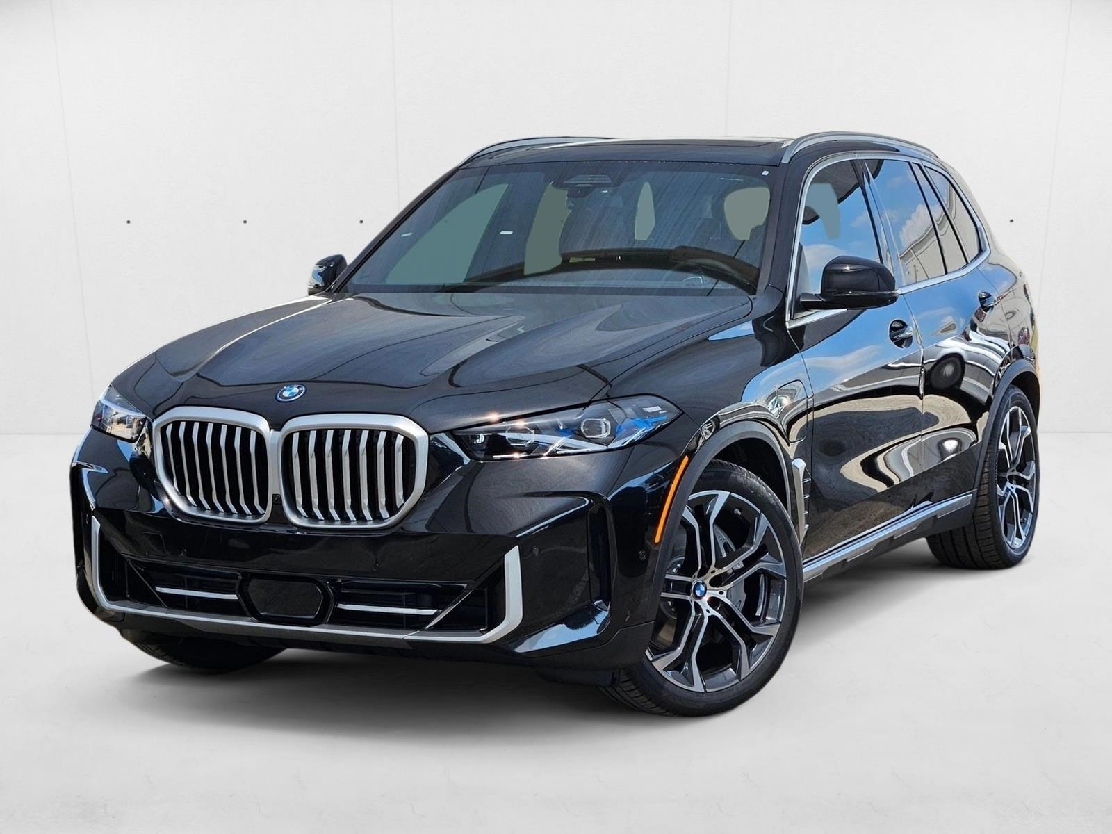 2026 BMW X5 xDrive50e's photo