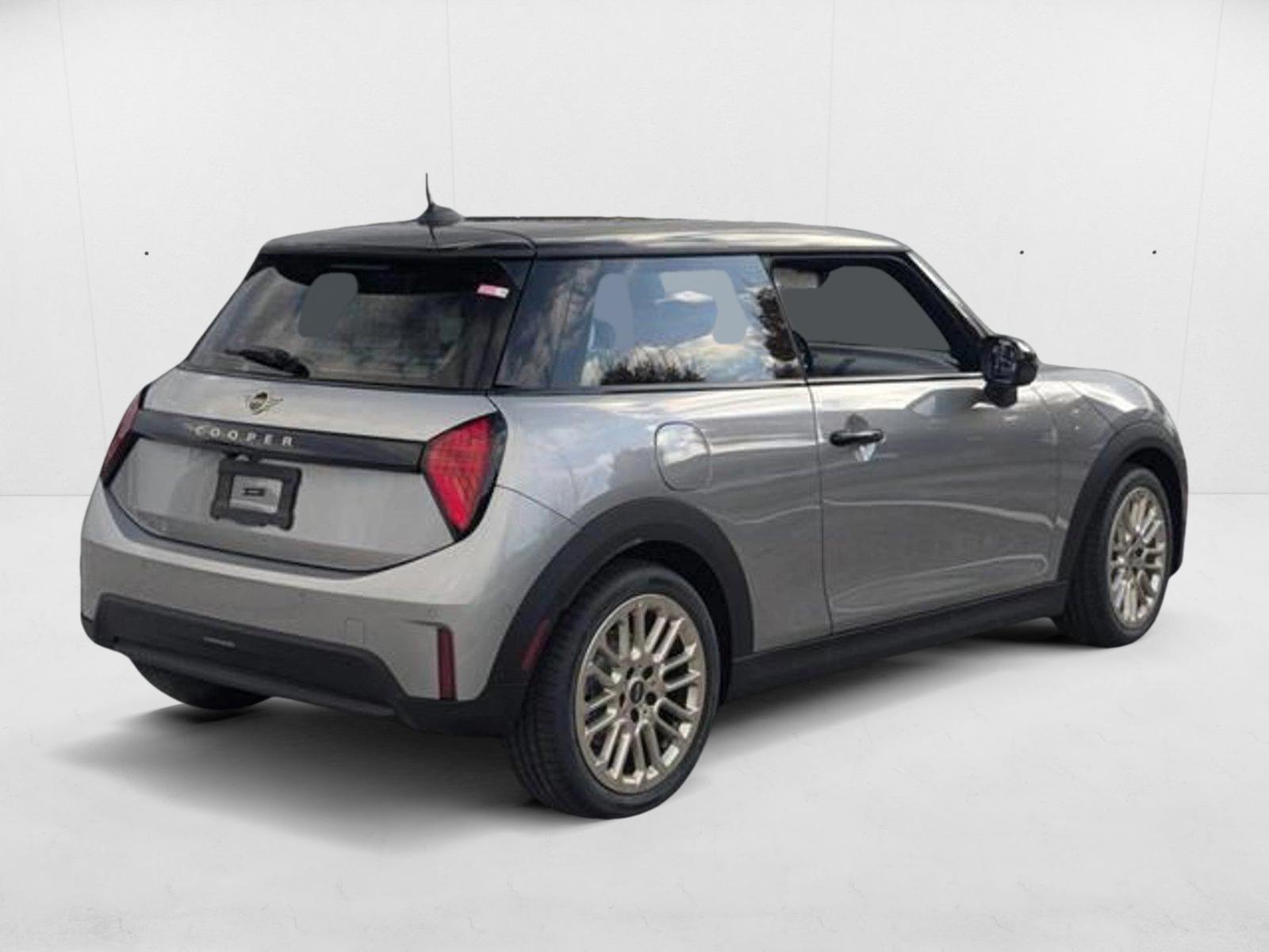 2025 Mini Cooper 2 Door Hardtop Iconic photo 2