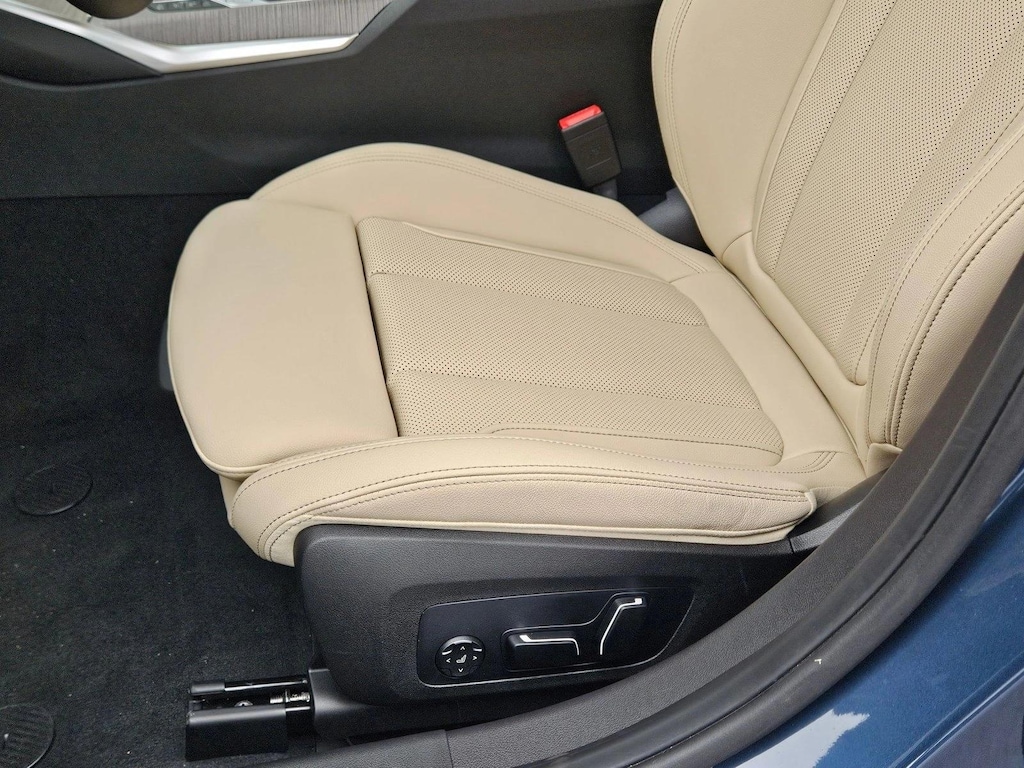 New 2026 BMW 330i Sedan