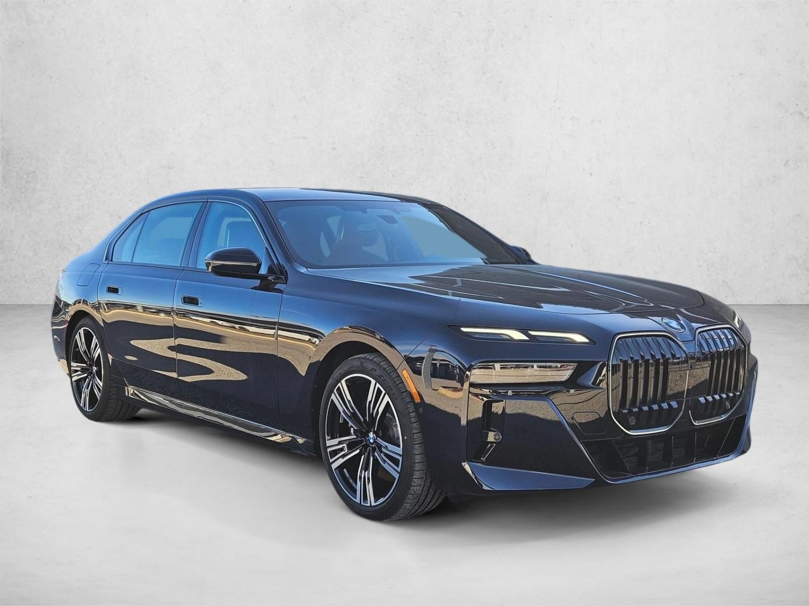 2025 BMW 7 Series 760i - Photo 6