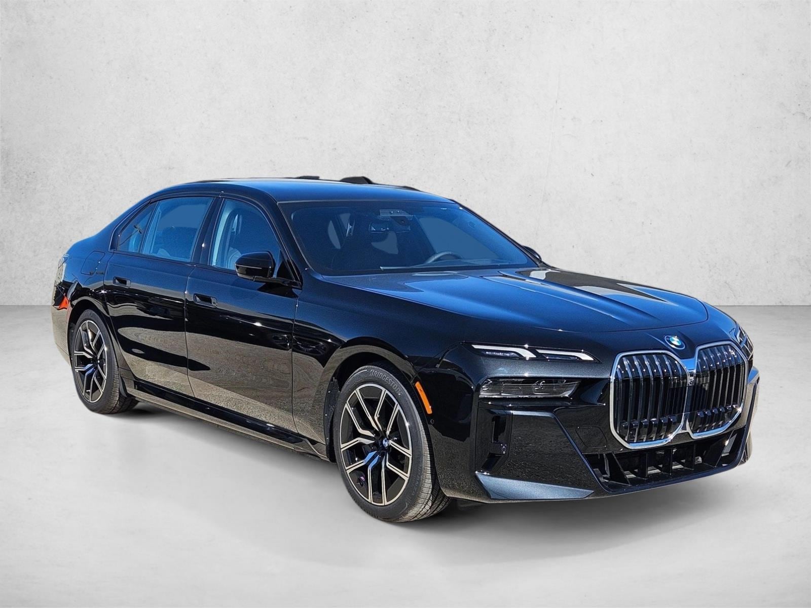 2025 BMW 7 Series 750e - Photo 7