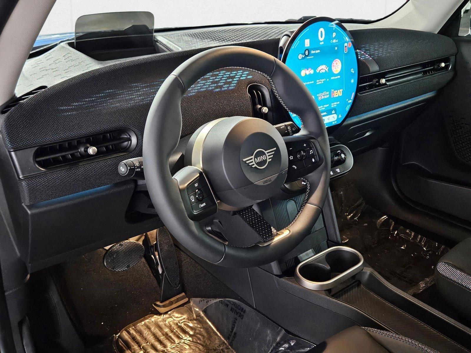2025 Mini Cooper Hardtop 2 Door Signature photo 3