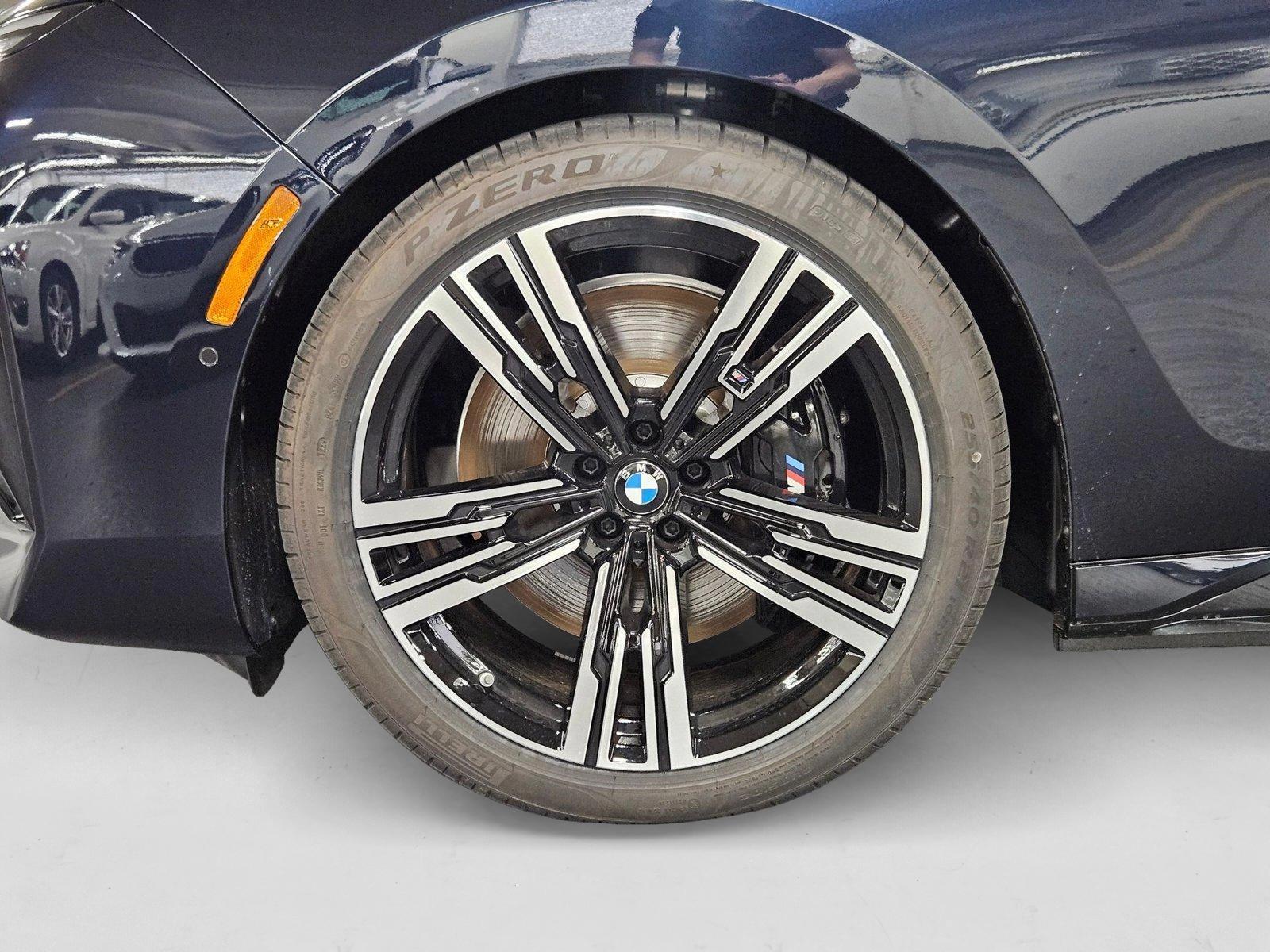 2025 BMW i7 50 - Photo 16