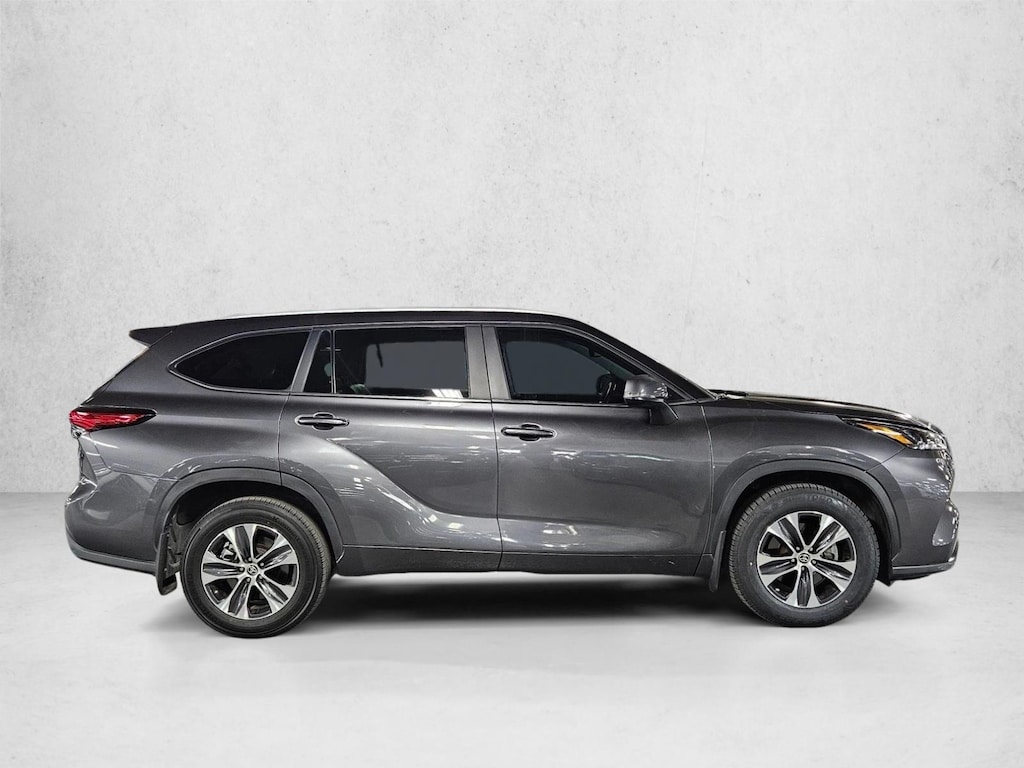 Used 2023 Toyota Highlander XLE SUV