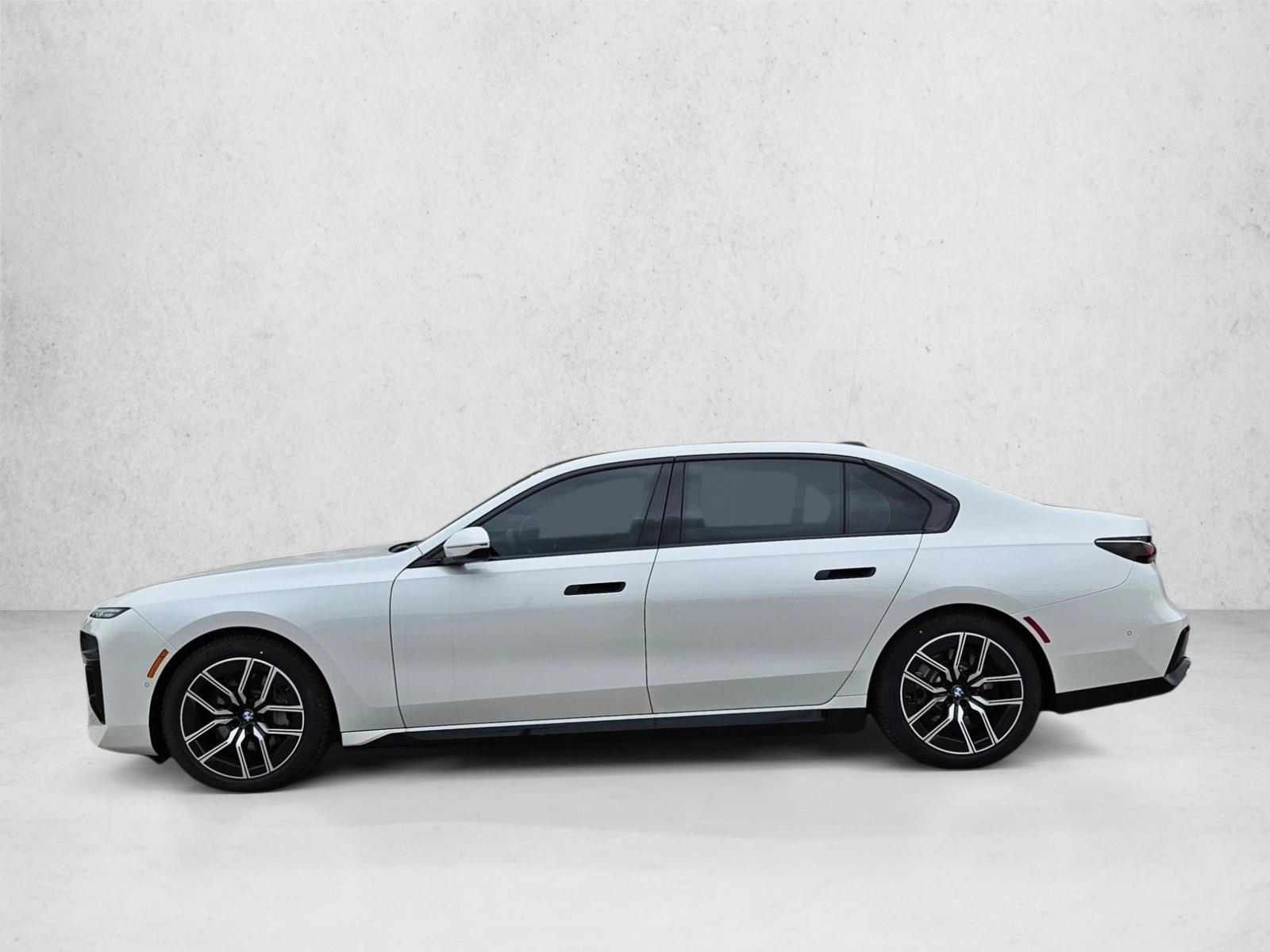 2025 BMW 7 Series 760i - Photo 8