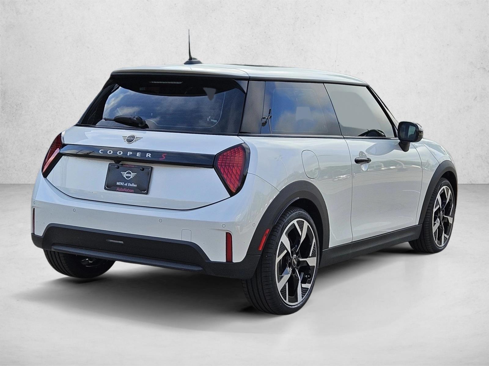 2025 Mini Cooper 2 Door Hardtop S photo 2