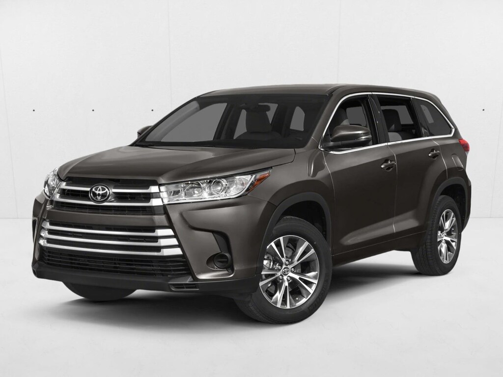 Used 2019 Toyota Highlander LE I4 SUV