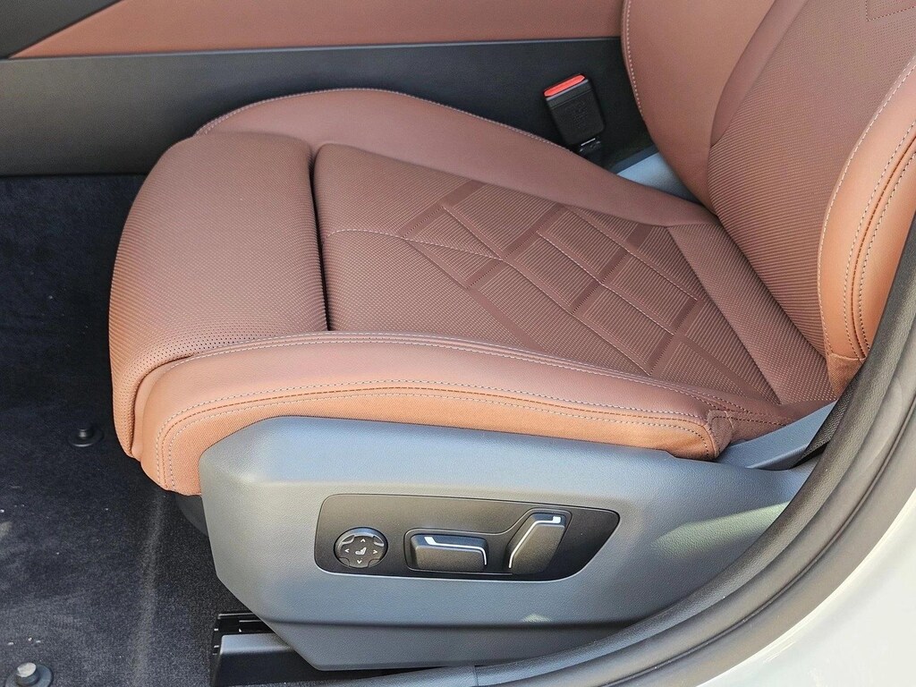 New 2026 BMW i5 eDrive40 Sedan