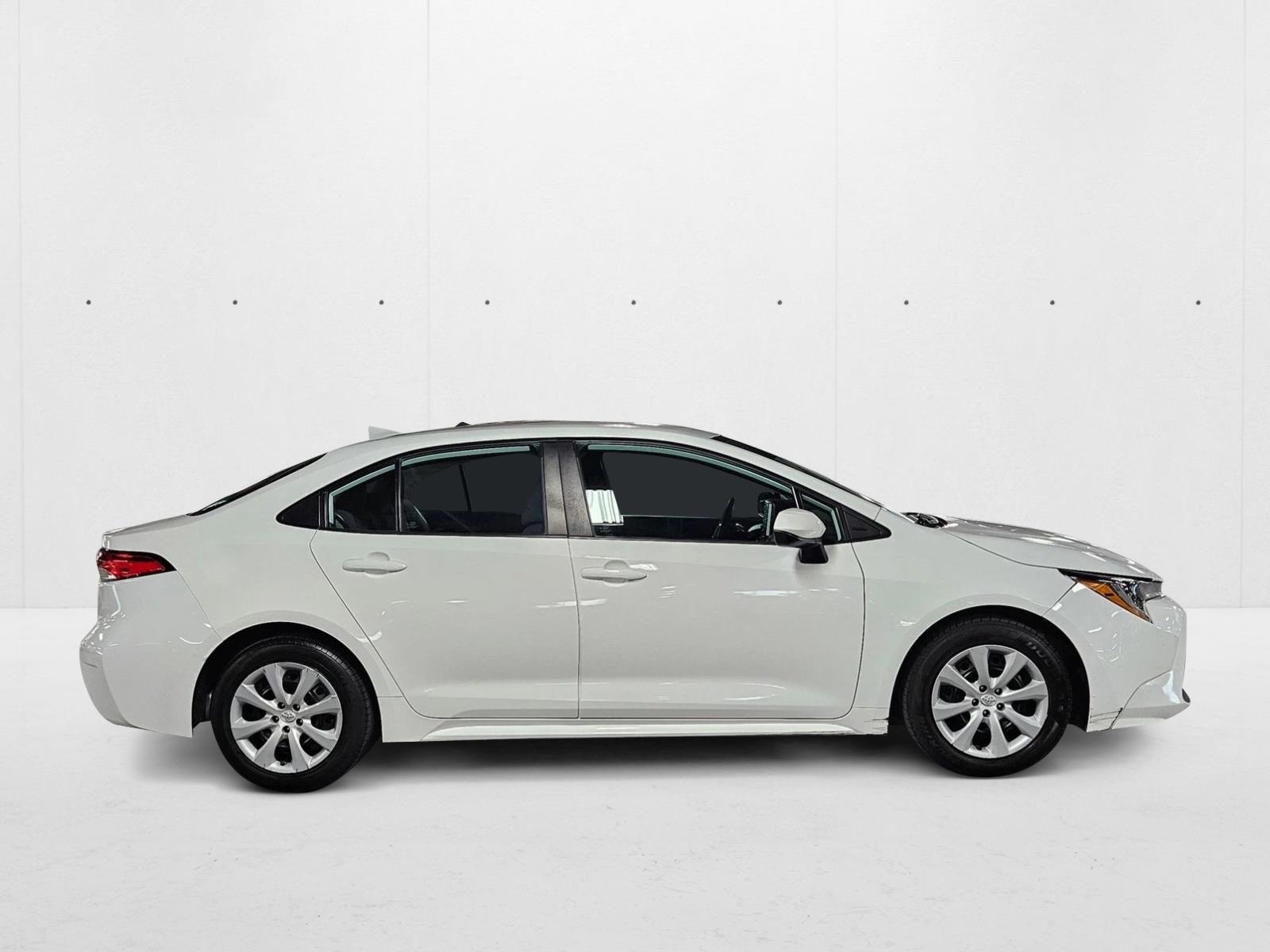 2021 Toyota Corolla LE photo 4